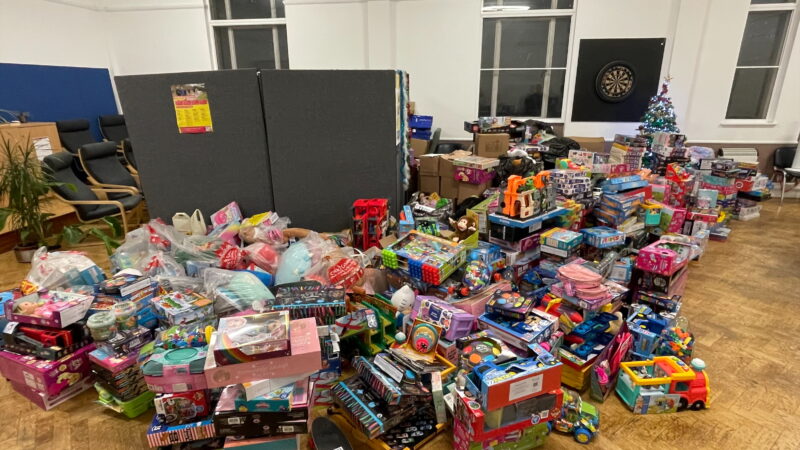 £7,000 worth of toys donated to Bath Fire Station